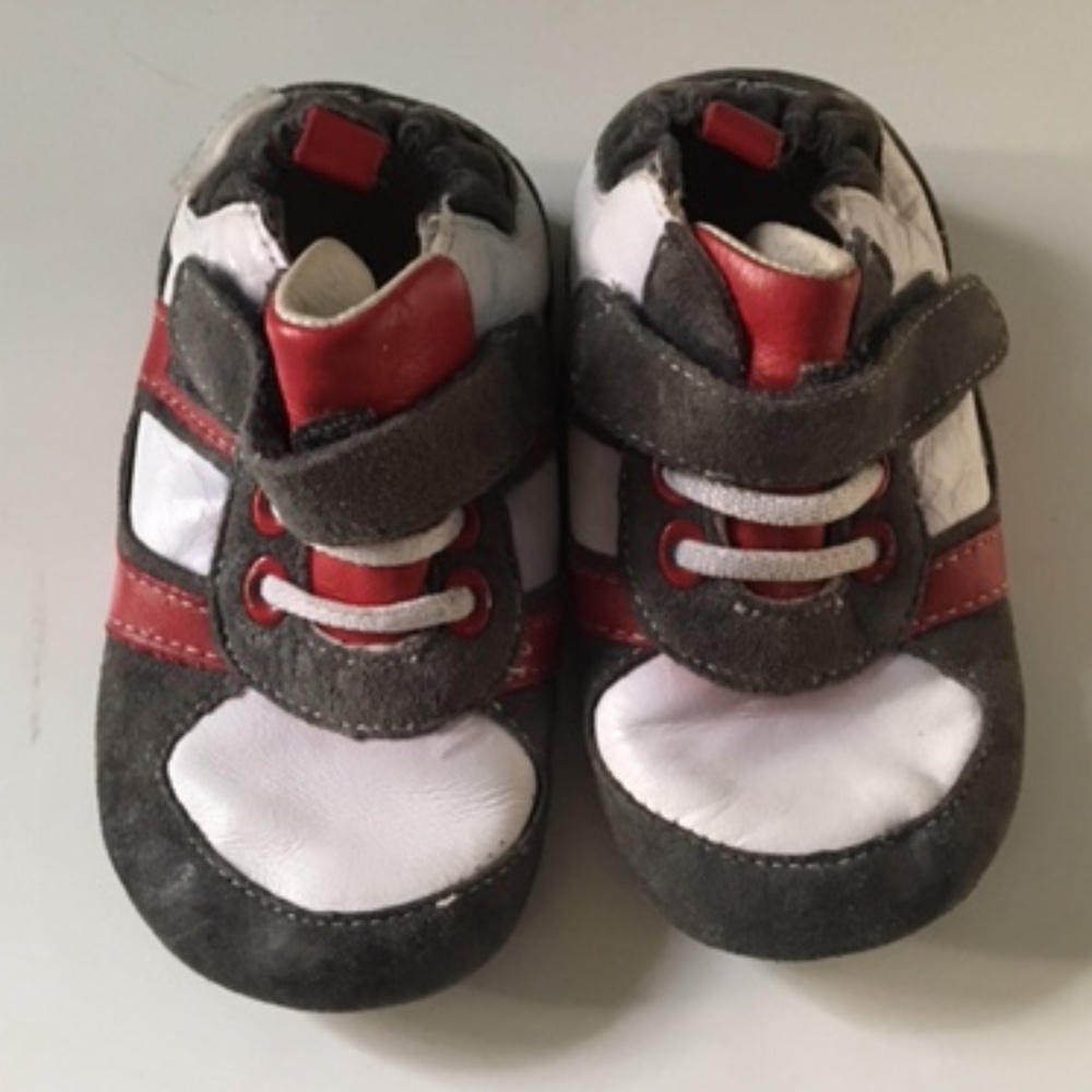 Cute red, grey and white Robeez